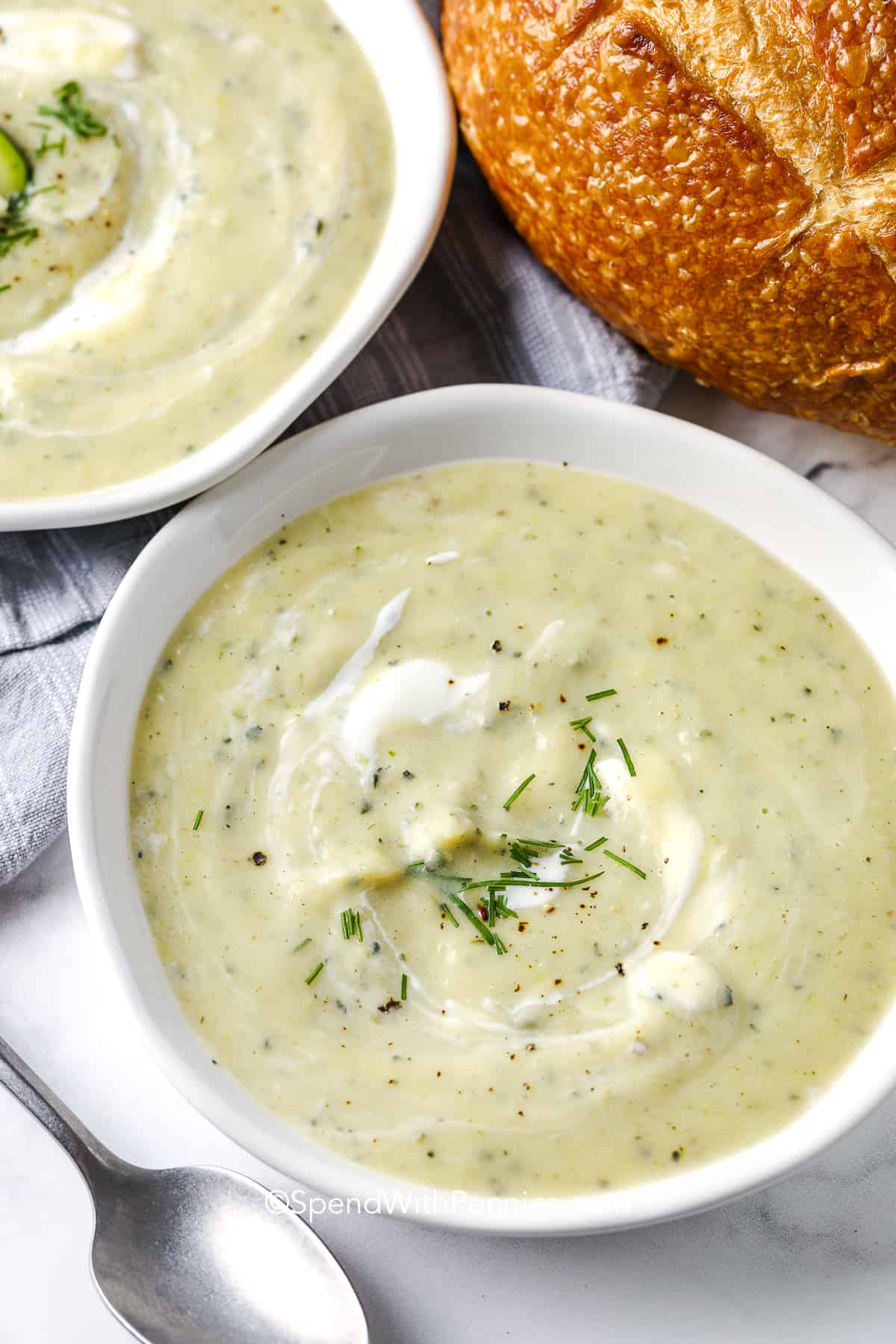 Easy Zucchini Soup: Quick Weeknight Meals for Garden Bounty